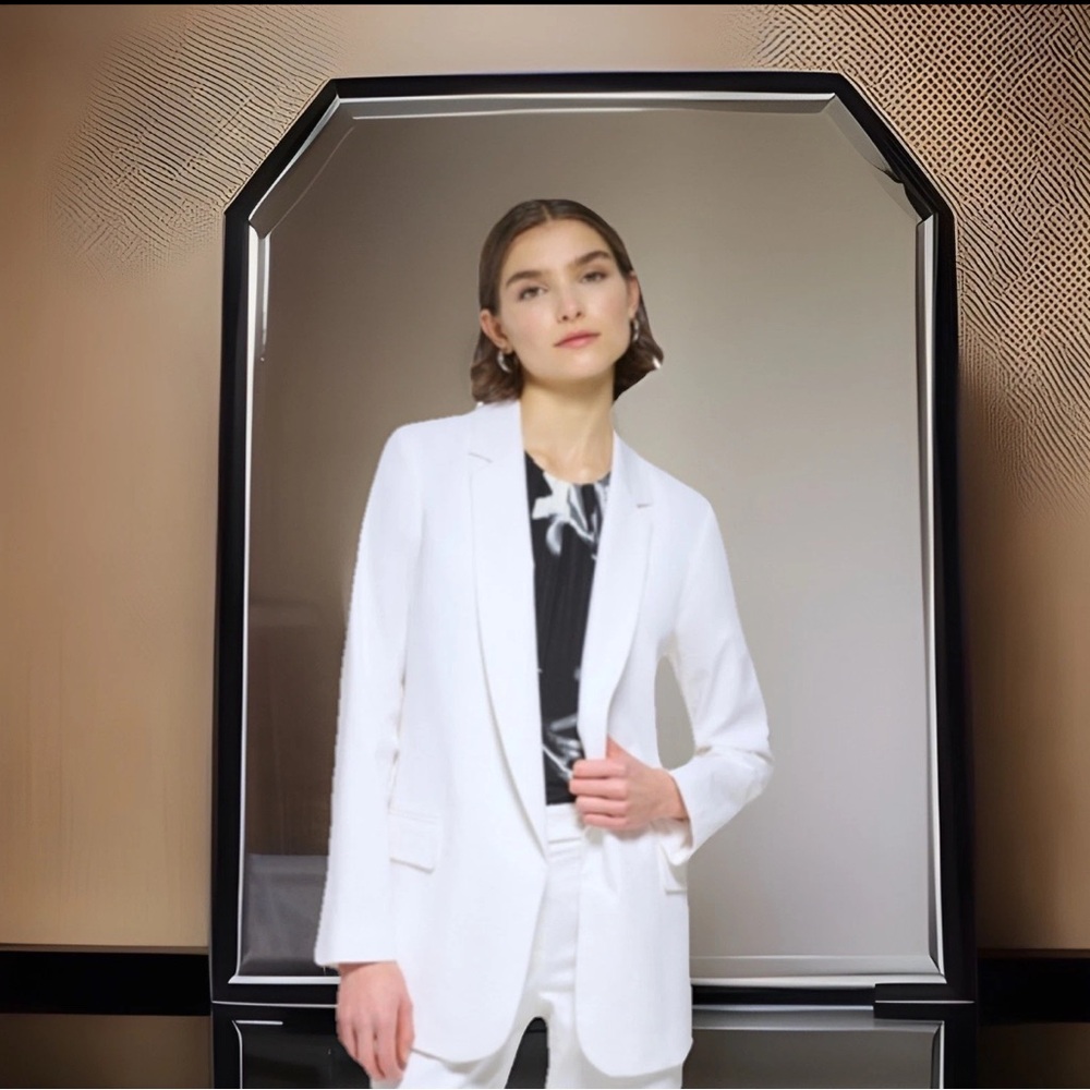 Calvin Klein White Oversized Blazer with Classic Lapel and Structured Fabric